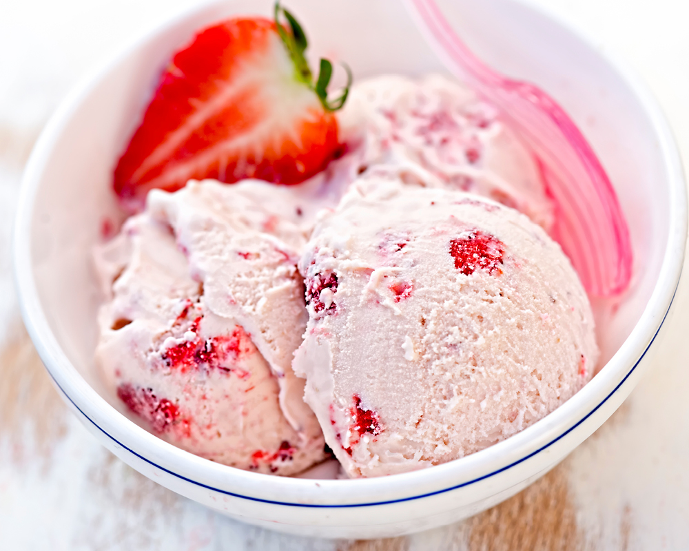Fresh strawberry ice cream